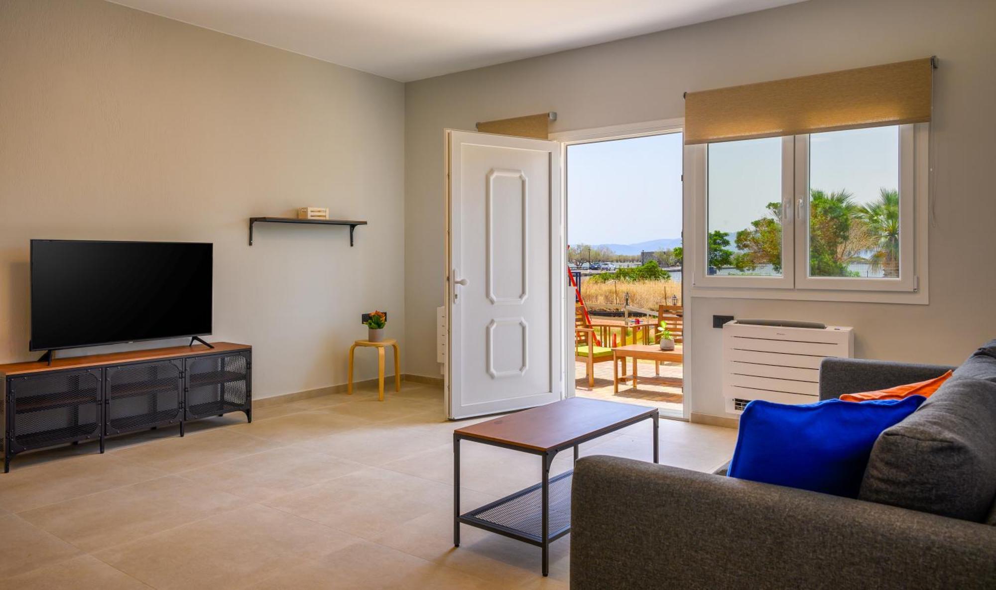 Summer Waves Apartment *